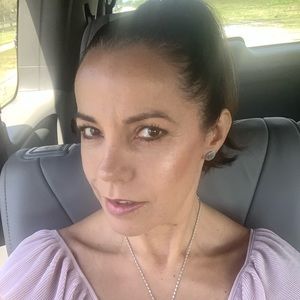 Meet your Posher, Lina